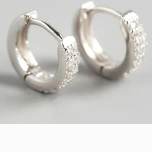 Elegant 925 Silver Hoop Earrings Add a touch of elegance with these stunning